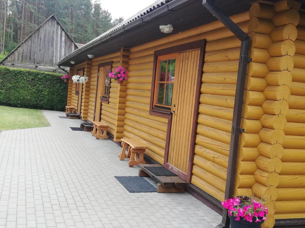 Karolio Sodyba Paluseje Buitenkant foto